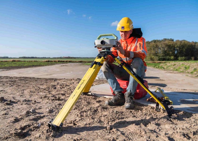 Grondwerk uitzetten bouw en infra